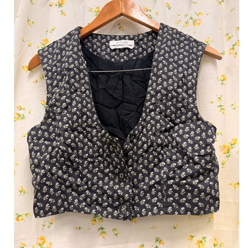 Anna Nata Floral Black Vest‎ Spring Summer Lightweight Medium
